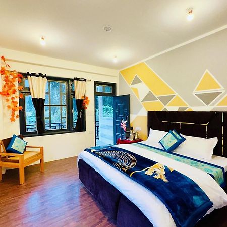 Готель Rare House Kalgha Екстер'єр фото
