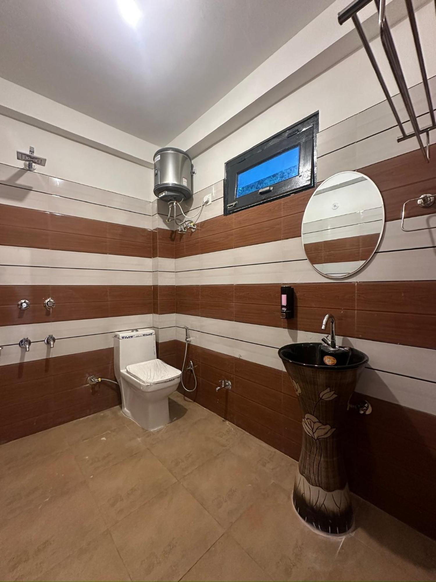 Готель Rare House Kalgha Екстер'єр фото