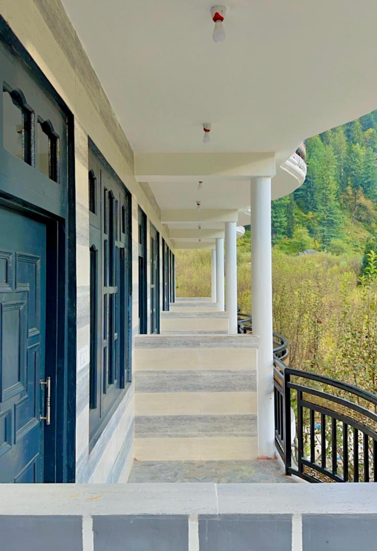 Готель Rare House Kalgha Екстер'єр фото
