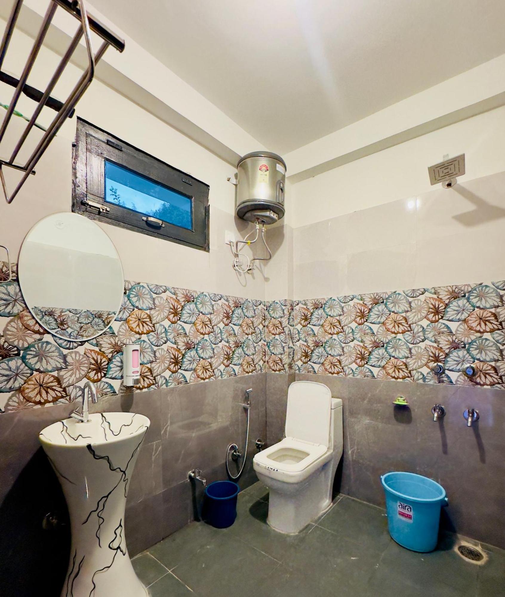 Готель Rare House Kalgha Екстер'єр фото