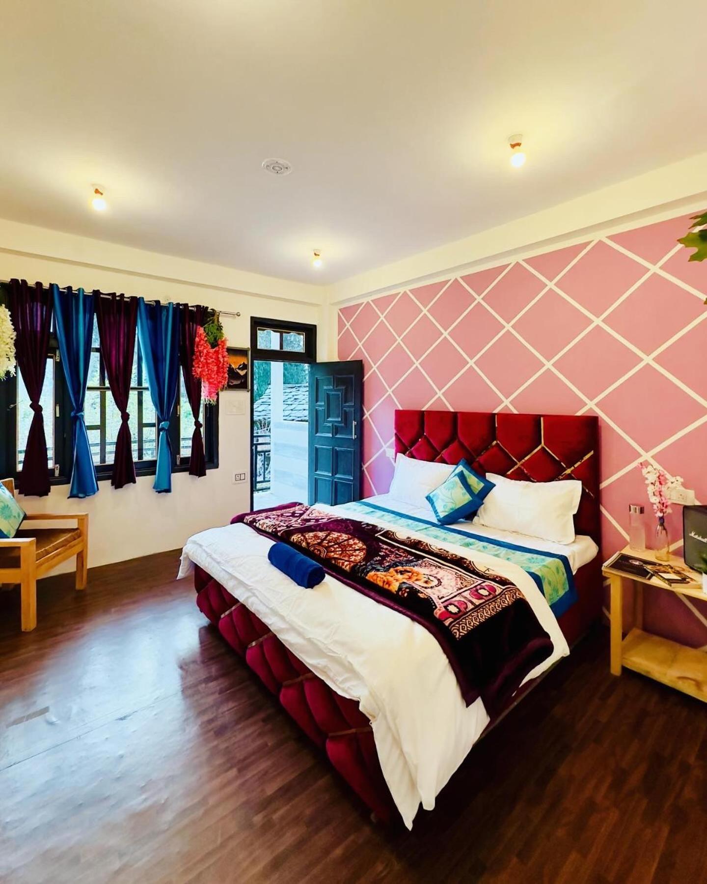 Готель Rare House Kalgha Екстер'єр фото